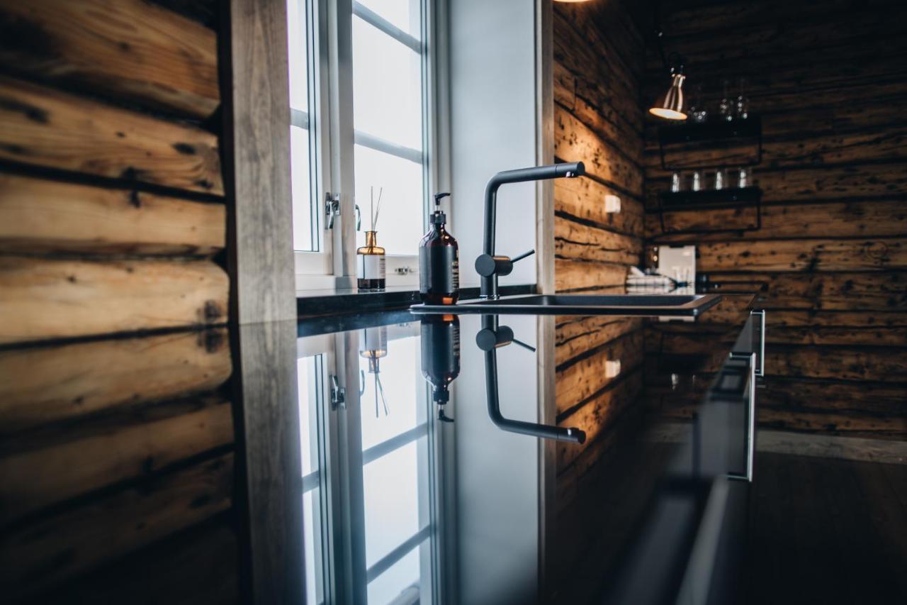 Solsiden Brygge Rorbuer Hotel Ballstad Kültér fotó
